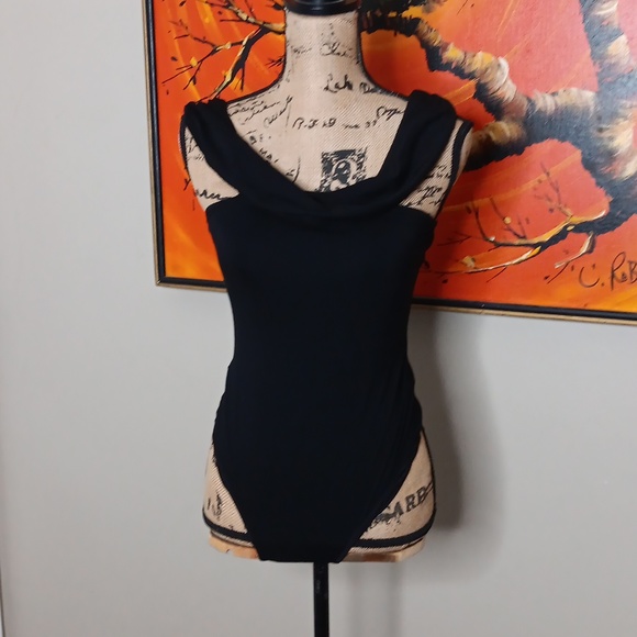 Lovers + Friends One Shoulder Sleeveless Black Bodysuit Size M - Picture 9 of 11